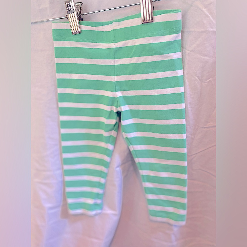 PERFECT CONDITION Primary Mint Green stripe legging. Size 18-24month